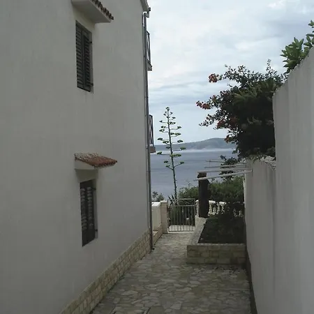 By The Sea Pisak, Omis - 13716 * Mimice